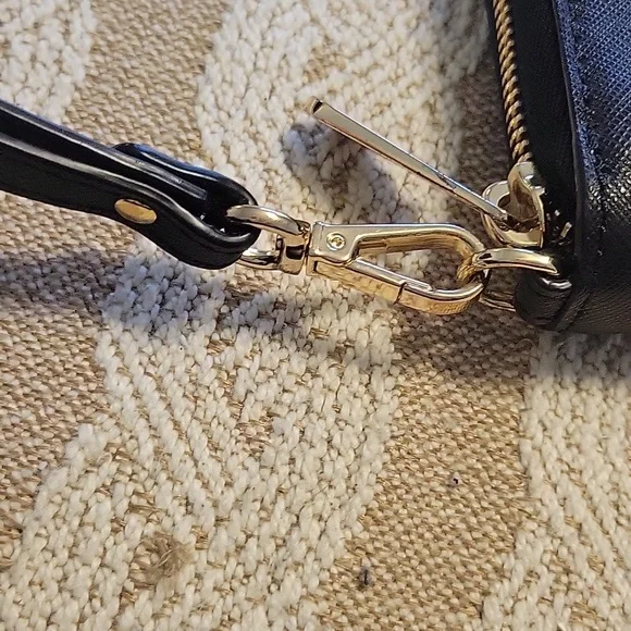 MK walletp8 - Picture 4 of 16